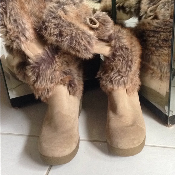 Boots - Picture 2 of 4